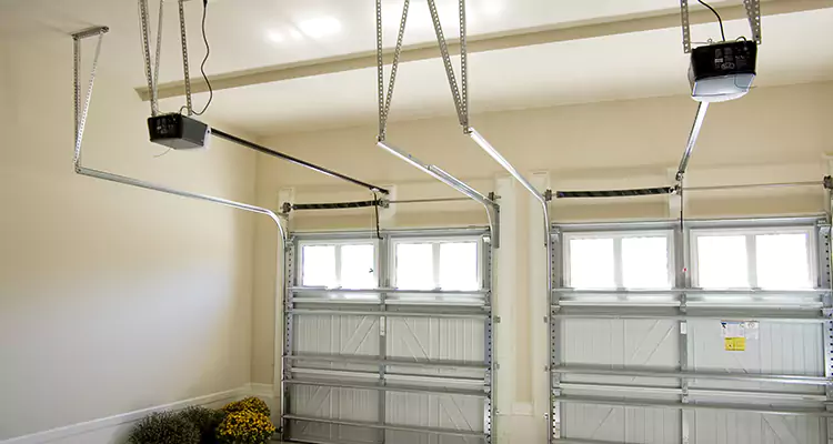 Residential Emergency Garage Door Repair in Titusville, FL