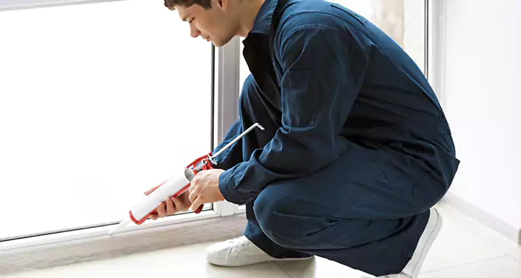 Window Glass Caulk Repair in Titusville, FL